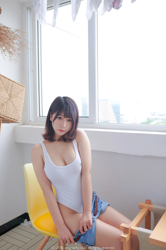 白色连体衣 - 猫九酱Sakura